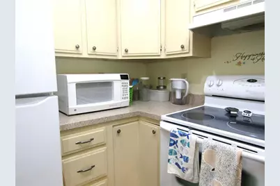 4628 Ringwood Meadow #26, Sarasota, FL 34235 - Photo 8