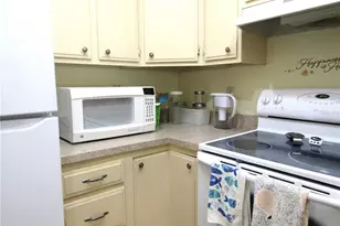 4628 Ringwood Meadow, Sarasota, FL 34235 - Photo 8