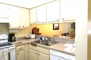 4628 Ringwood Meadow, Sarasota, FL 34235 - Photo 4