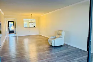 6211 Timberlake Dr, Sarasota, FL 34243 - Photo 10