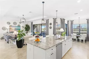 20402 Passagio Dr, Venice, FL 34293 - Photo 4
