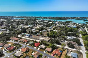 79 Inlets Blvd, Nokomis, FL 34275 - Photo 2