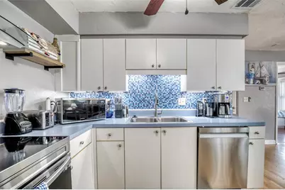 304 15th Street W, Bradenton, FL 34205 - Photo 50