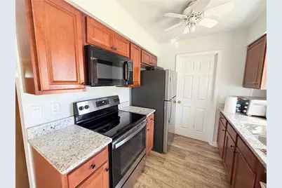 3226 Bailey Street, Sarasota, FL 34237 - Photo 6