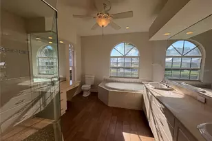 5205 Far Oak Cir, Sarasota, FL 34238 - Photo 18