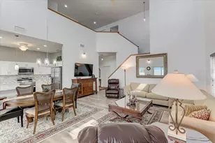 2424 Bay Dr, Bradenton, FL 34207 - Photo 10