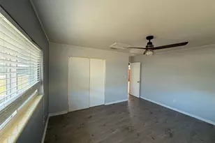 2725 Terry Ln, Sarasota, FL 34231 - Photo 16