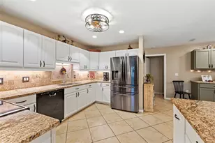 1024 Pattison Ave, Sarasota, FL 34237 - Photo 8