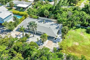 578 Companion Way, Longboat Key, FL 34228 - Photo 2
