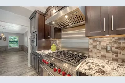 7937 Broadmoor Pines Boulevard, Sarasota, FL 34243 - Photo 18