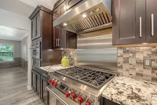 7937 Broadmoor Pines Blvd, Sarasota, FL 34243 - Photo 18