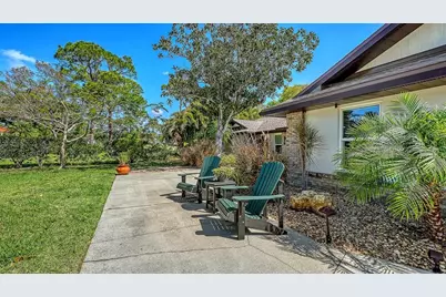 7937 Broadmoor Pines Boulevard, Sarasota, FL 34243 - Photo 6