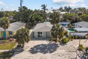 690 Fox St, Longboat Key, FL 34228 - Photo 1