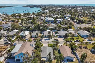 690 Fox St, Longboat Key, FL 34228 - Photo 28