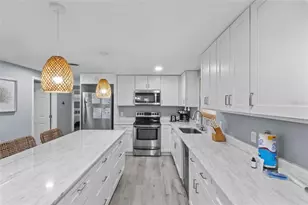 690 Fox St, Longboat Key, FL 34228 - Photo 10