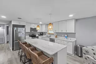 690 Fox St, Longboat Key, FL 34228 - Photo 4