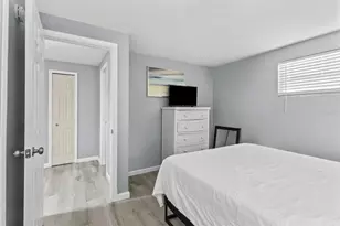 690 Fox St, Longboat Key, FL 34228 - Photo 16