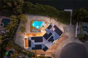 313 Hammock Cir, Anna Maria, FL 34216 - Photo 82