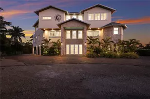 313 Hammock Cir, Anna Maria, FL 34216 - Photo 2