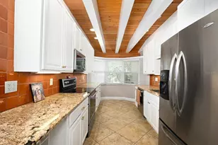 2876 Hardee Dr, Sarasota, FL 34231 - Photo 8