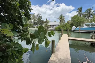 3441 Gulfmead Dr, Sarasota, FL 34242 - Photo 10