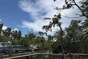 3441 Gulfmead Dr, Sarasota, FL 34242 - Photo 16