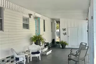 5619 Bayshore Rd, Palmetto, FL 34221 - Photo 2