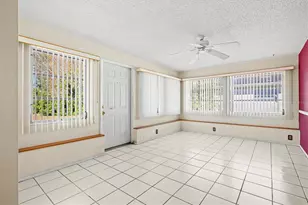 2501 Cass St, Sarasota, FL 34231 - Photo 14