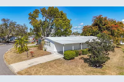 8430 Imperial Lake Circle, Palmetto, FL 34221 - Photo 4