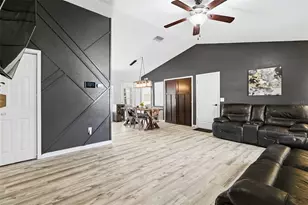 2116 30th Ave E, Bradenton, FL 34208 - Photo 6