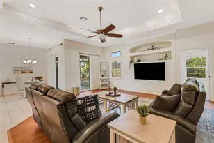 4801 Edgemont Ct, Sarasota, FL 34233 - Photo 4