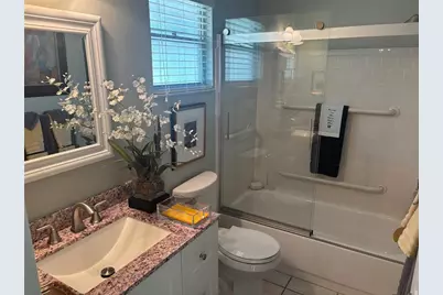 3917 Glen Oaks Drive E #52, Sarasota, FL 34232 - Photo 12