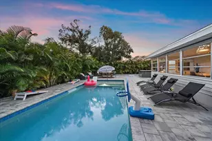 2438 Wisteria St, Sarasota, FL 34239 - Photo 50