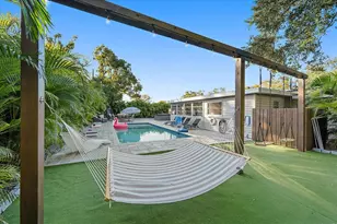 2438 Wisteria St, Sarasota, FL 34239 - Photo 38