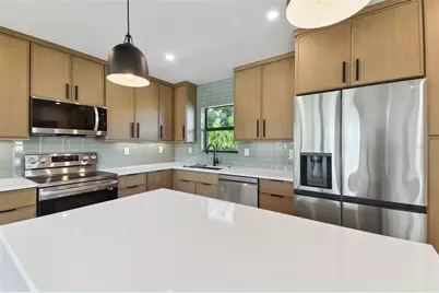 301 Aurora Street E, Venice, FL 34285 - Photo 14