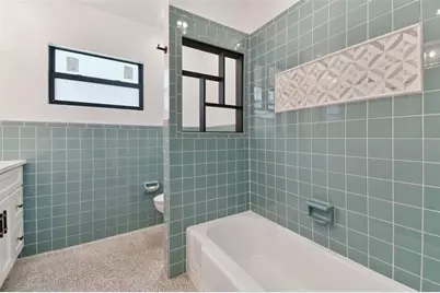 301 Aurora Street E, Venice, FL 34285 - Photo 44