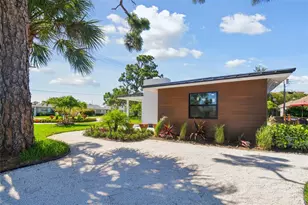 301 Aurora St E, Venice, FL 34285 - Photo 52