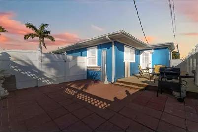 111 9th Street N, Bradenton Beach, FL 34217 - Photo 16