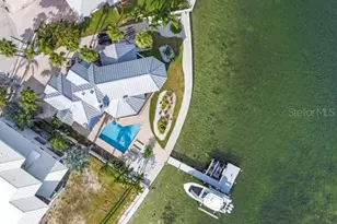 527 56th St, Holmes Beach, FL 34217 - Photo 2