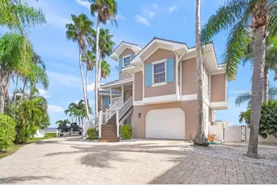 527 56th Street, Holmes Beach, FL 34217 - Photo 8