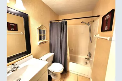 2720 Hidden Lake Boulevard #B, Sarasota, FL 34237 - Photo 14