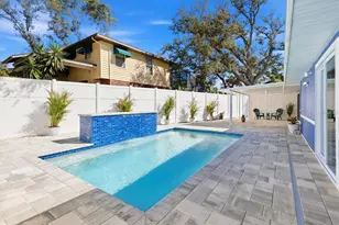 903 72nd St NW, Bradenton, FL 34209 - Photo 2