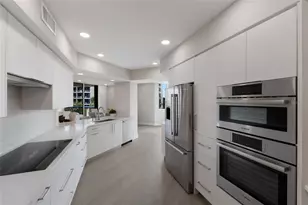 2120 Harbourside Dr, Longboat Key, FL 34228 - Photo 16