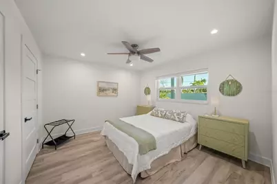 8560 Heron Lagoon Circle, Sarasota, FL 34242 - Photo 24