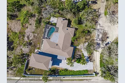 8560 Heron Lagoon Circle, Sarasota, FL 34242 - Photo 6