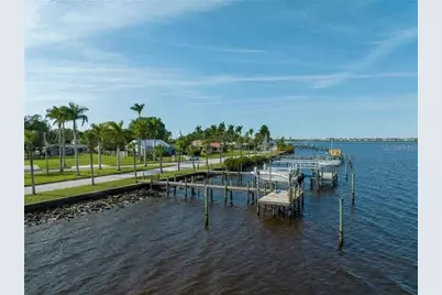 2520 Riverside Drive E, Bradenton, FL 34208 - Photo 2