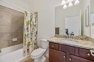19393 Cruise Dr, Venice, FL 34292 - Photo 2