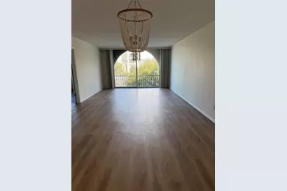 301 S Gulfstream Avenue #303, Sarasota, FL 34236 - Photo 2