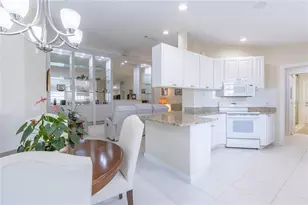 8876 Estepona Ct, Sarasota, FL 34238 - Photo 4