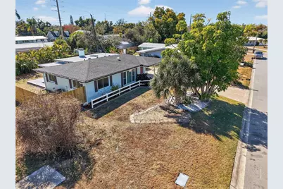 4368 Deerfield Drive, Sarasota, FL 34233 - Photo 2